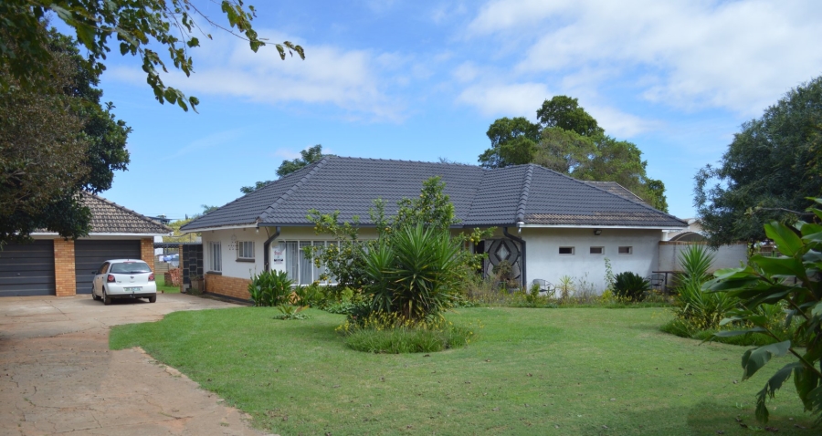 4 Bedroom Property for Sale in Flamwood North West